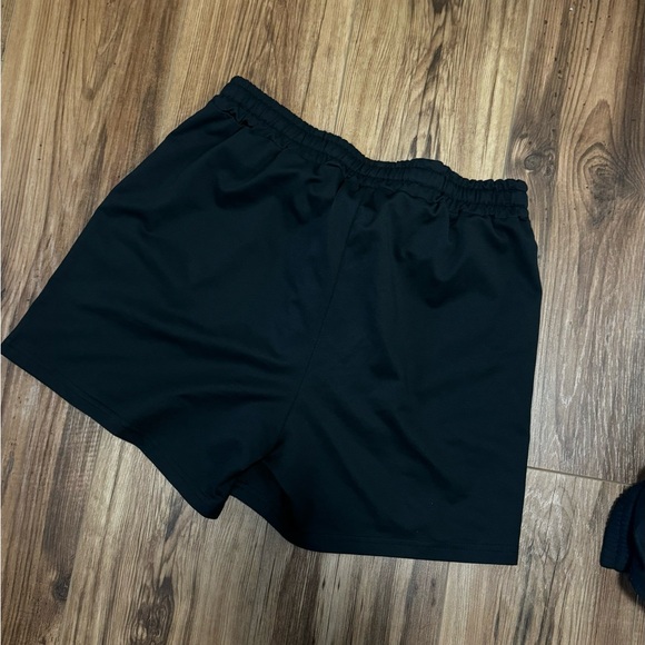 Shorts - Picture 3 of 3